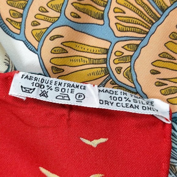 Hermes scarf Carre 90 Reds Silk100% - Picture 4 of 10